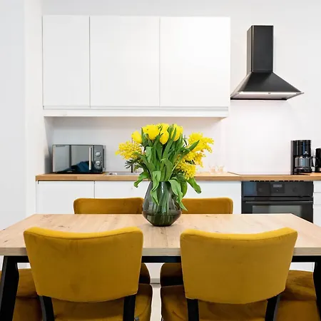 3 In Mennica Appartement