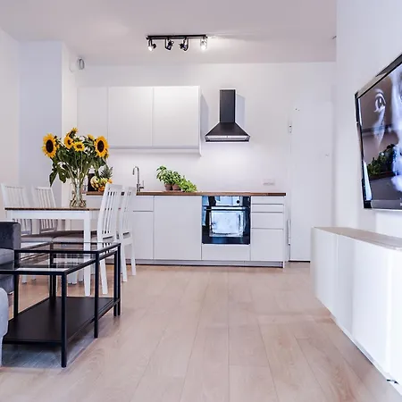 3 In Mennica Appartement