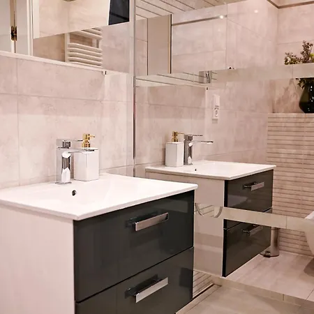 Апартаменты 3 In Mennica