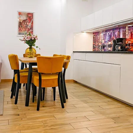 3 In Mennica Appartement *