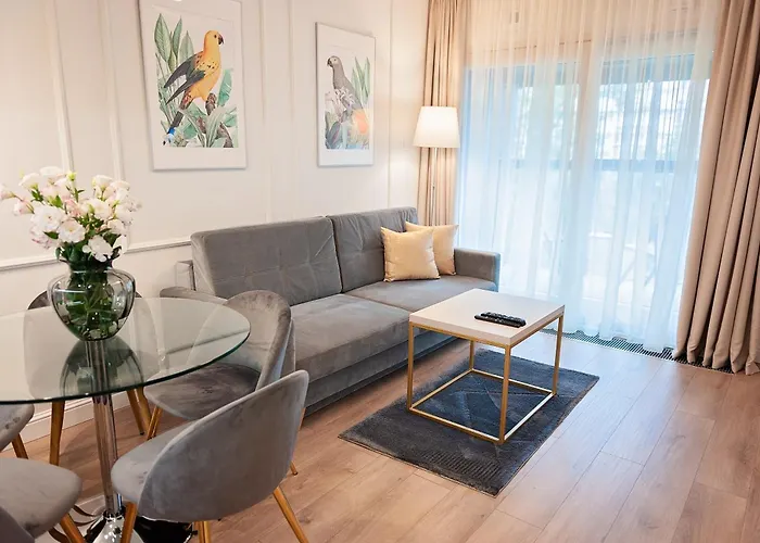 Mennica Patronus Private شقة