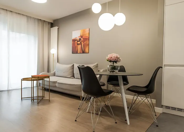 Mennica Patronus Private شقة